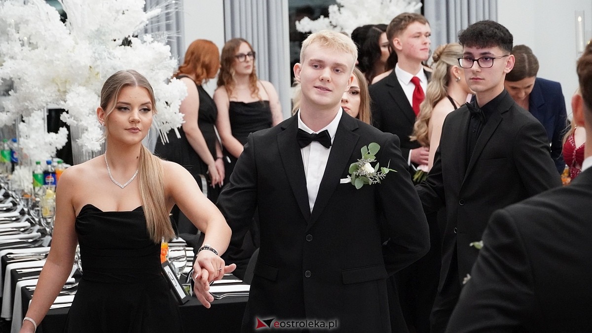 Studniówka III LO w Ostrołęce [03.01.2026] - zdjęcie #409 - eOstroleka.pl