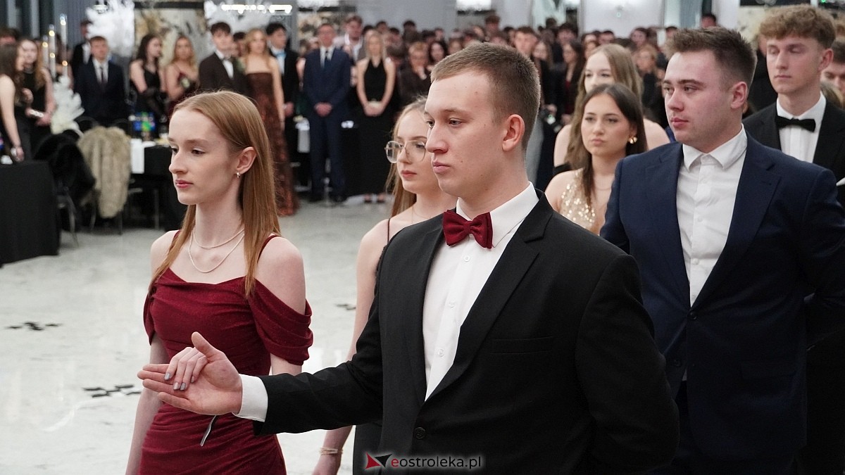 Studniówka III LO w Ostrołęce [03.01.2026] - zdjęcie #403 - eOstroleka.pl