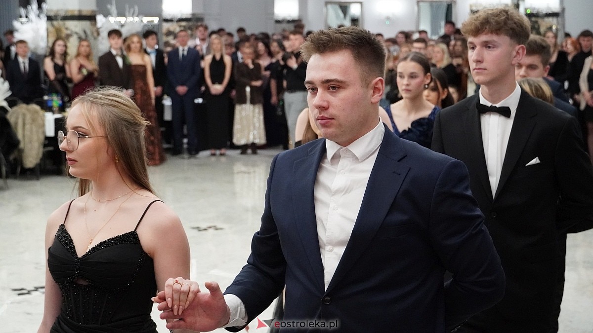 Studniówka III LO w Ostrołęce [03.01.2026] - zdjęcie #400 - eOstroleka.pl