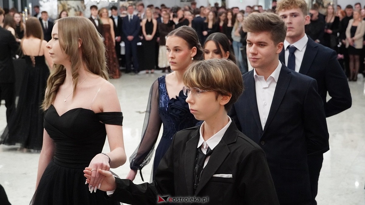 Studniówka III LO w Ostrołęce [03.01.2026] - zdjęcie #394 - eOstroleka.pl