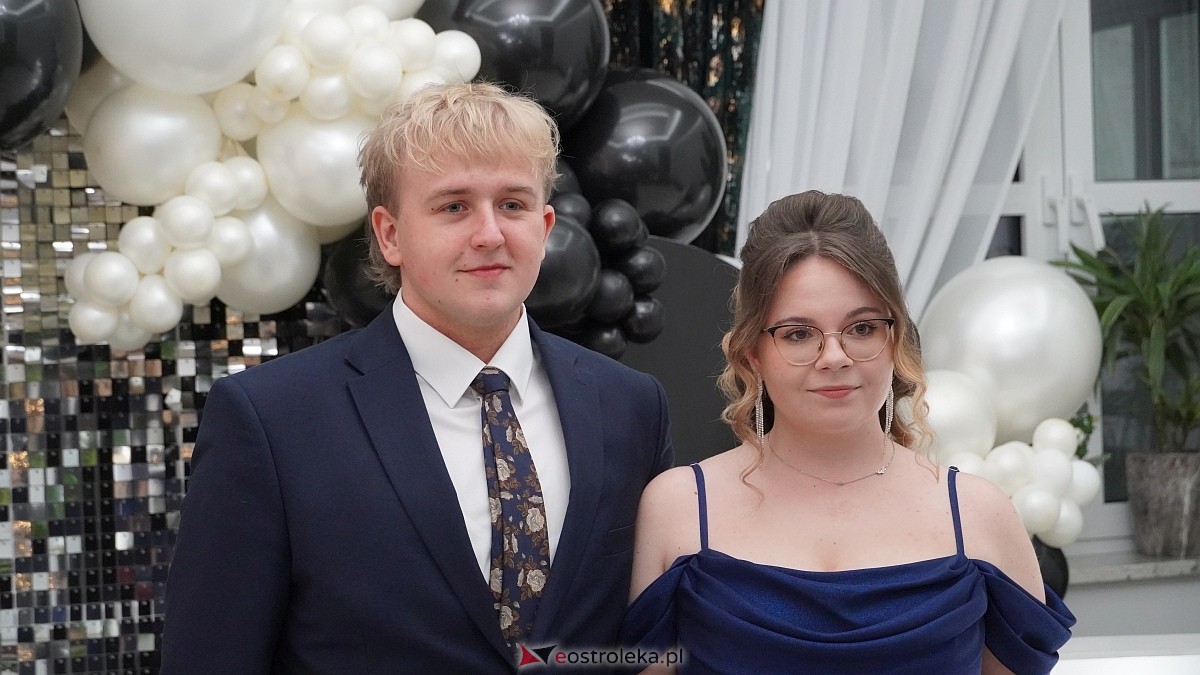 Studniówka III LO w Ostrołęce [03.01.2026] - zdjęcie #297 - eOstroleka.pl