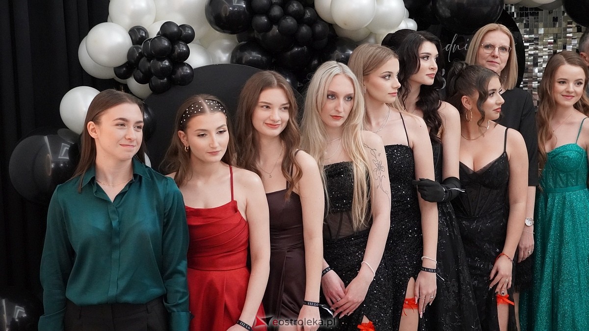 Studniówka III LO w Ostrołęce [03.01.2026] - zdjęcie #294 - eOstroleka.pl