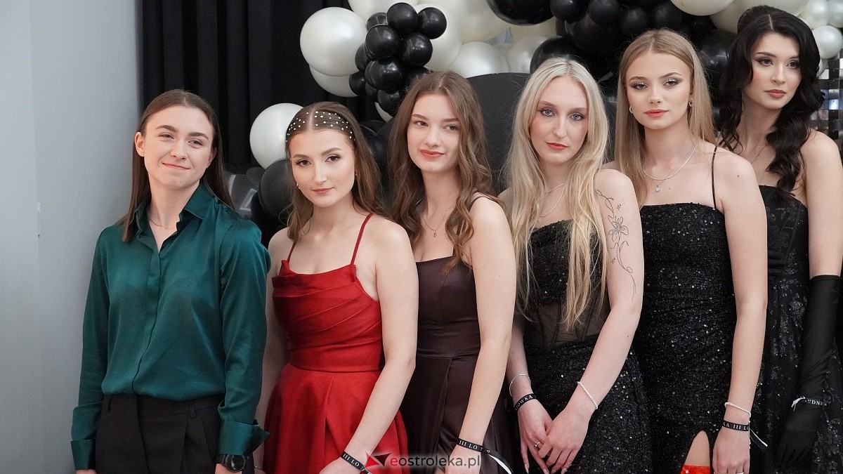 Studniówka III LO w Ostrołęce [03.01.2026] - zdjęcie #289 - eOstroleka.pl