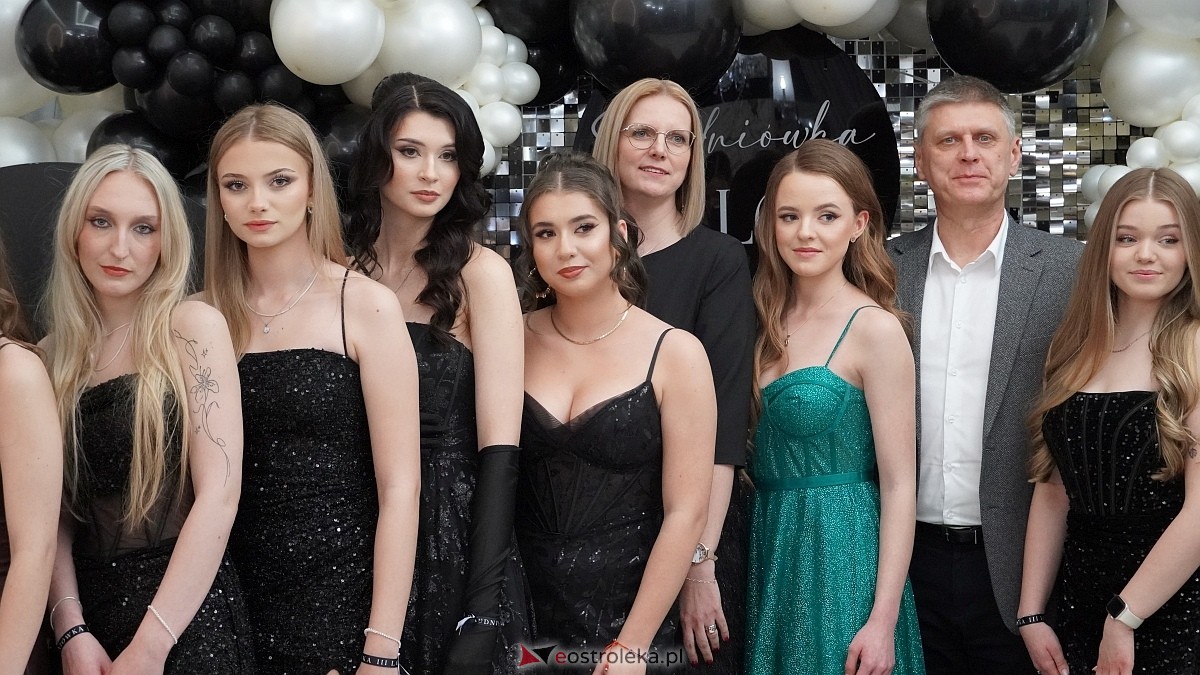 Studniówka III LO w Ostrołęce [03.01.2026] - zdjęcie #288 - eOstroleka.pl