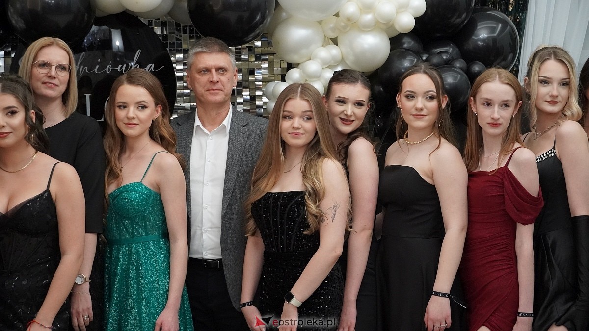 Studniówka III LO w Ostrołęce [03.01.2026] - zdjęcie #287 - eOstroleka.pl