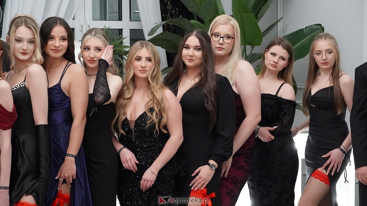 Studniówka III LO w Ostrołęce [03.01.2026] - zdjęcie #285 - eOstroleka.pl