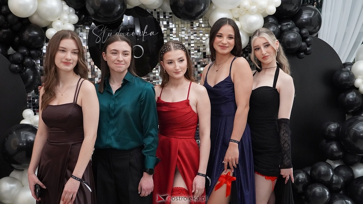 Studniówka III LO w Ostrołęce [03.01.2026] - zdjęcie #283 - eOstroleka.pl