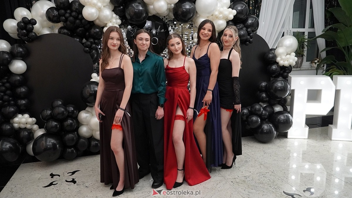 Studniówka III LO w Ostrołęce [03.01.2026] - zdjęcie #282 - eOstroleka.pl