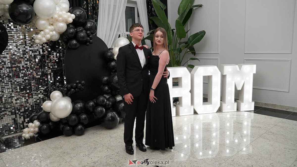 Studniówka III LO w Ostrołęce [03.01.2026] - zdjęcie #281 - eOstroleka.pl