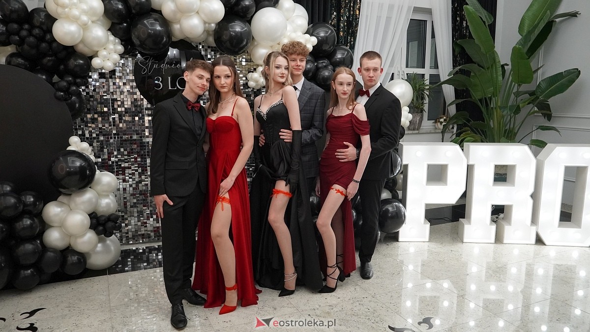 Studniówka III LO w Ostrołęce [03.01.2026] - zdjęcie #277 - eOstroleka.pl