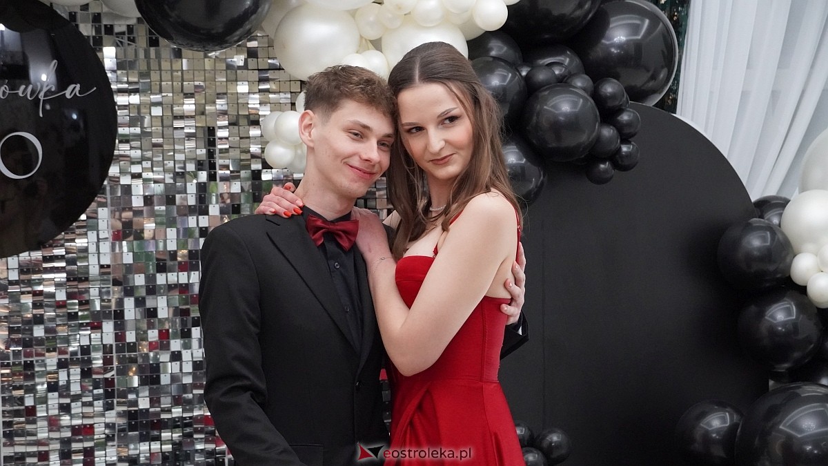 Studniówka III LO w Ostrołęce [03.01.2026] - zdjęcie #271 - eOstroleka.pl