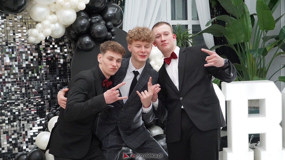 Studniówka III LO w Ostrołęce [03.01.2026] - zdjęcie #268 - eOstroleka.pl