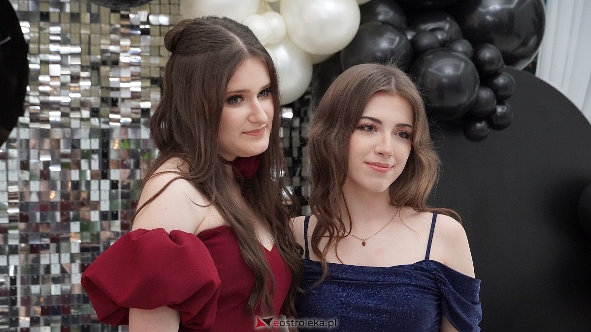 Studniówka III LO w Ostrołęce [03.01.2026] - zdjęcie #267 - eOstroleka.pl