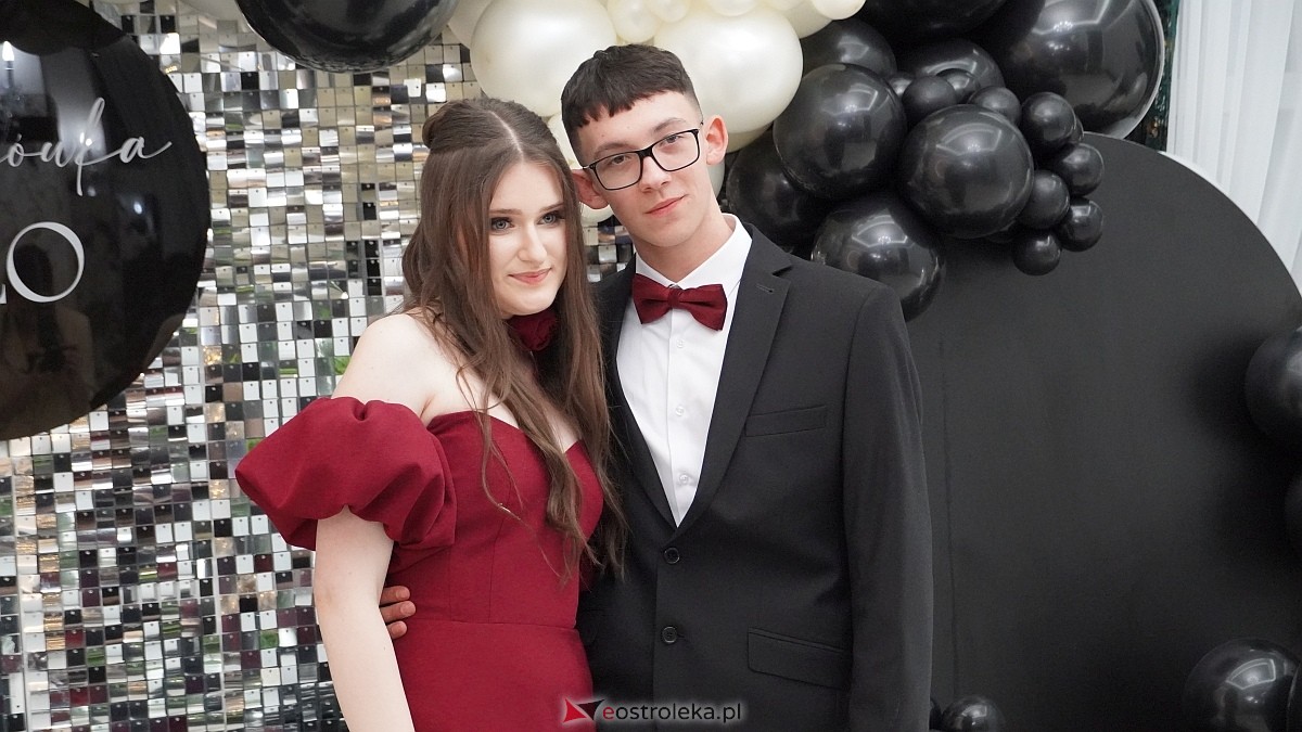 Studniówka III LO w Ostrołęce [03.01.2026] - zdjęcie #265 - eOstroleka.pl