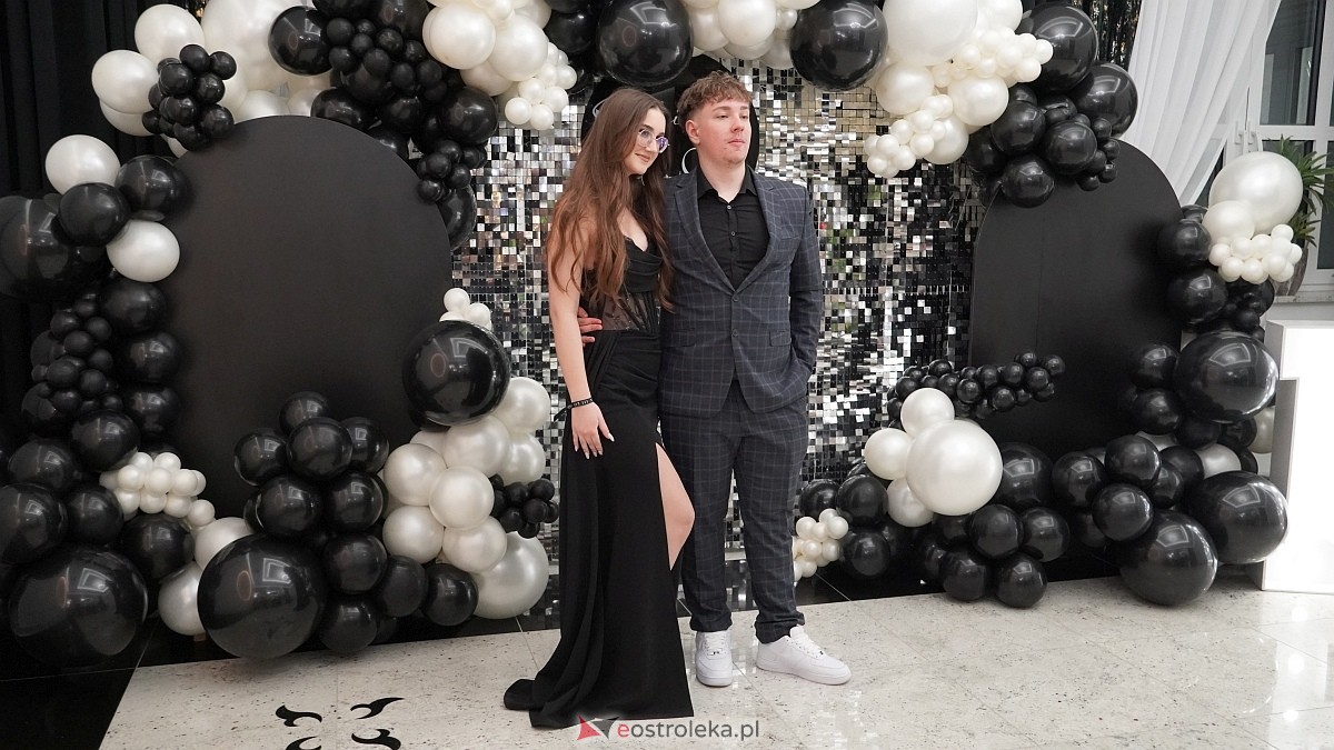 Studniówka III LO w Ostrołęce [03.01.2026] - zdjęcie #254 - eOstroleka.pl