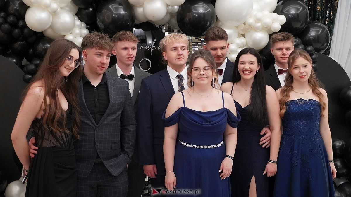 Studniówka III LO w Ostrołęce [03.01.2026] - zdjęcie #246 - eOstroleka.pl