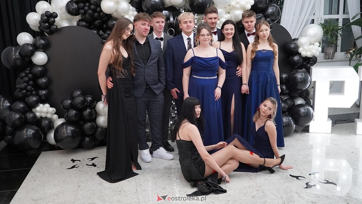 Studniówka III LO w Ostrołęce [03.01.2026] - zdjęcie #244 - eOstroleka.pl