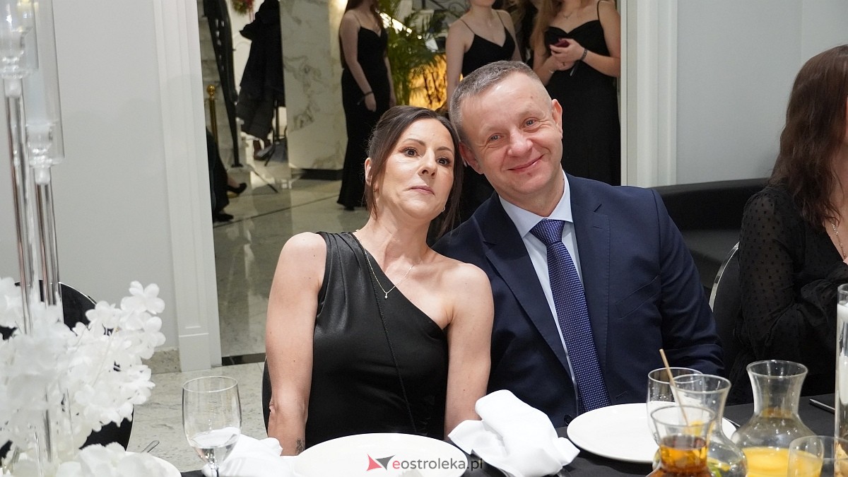 Studniówka III LO w Ostrołęce [03.01.2026] - zdjęcie #216 - eOstroleka.pl