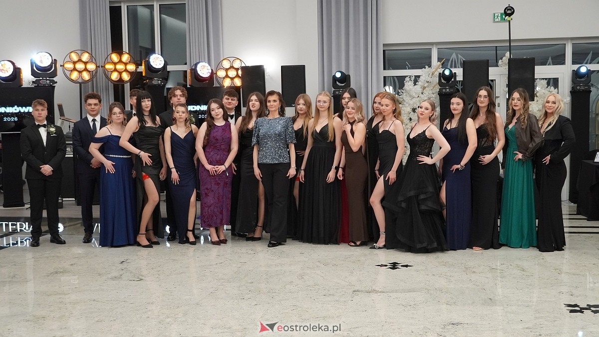 Studniówka III LO w Ostrołęce [03.01.2026] - zdjęcie #212 - eOstroleka.pl