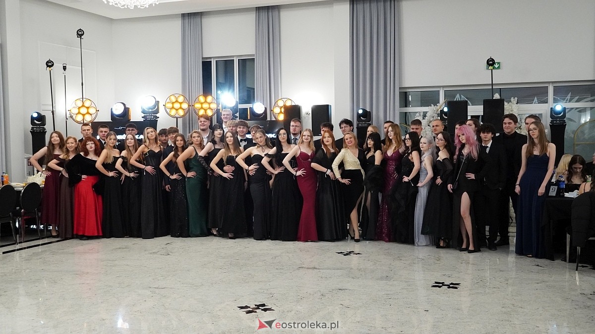 Studniówka III LO w Ostrołęce [03.01.2026] - zdjęcie #204 - eOstroleka.pl