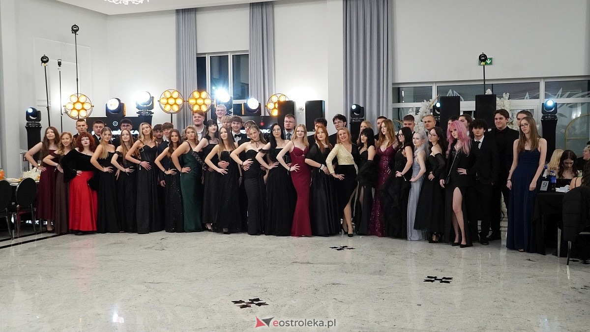 Studniówka III LO w Ostrołęce [03.01.2026] - zdjęcie #202 - eOstroleka.pl