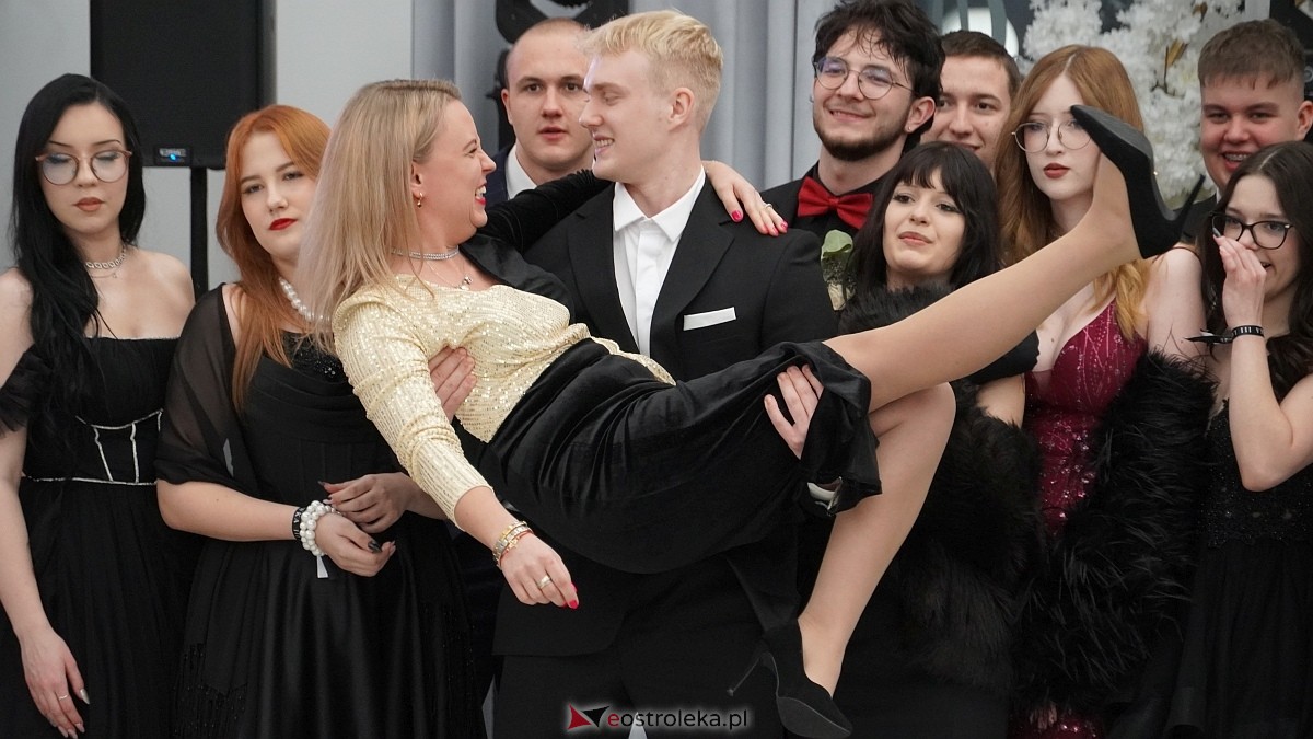 Studniówka III LO w Ostrołęce [03.01.2026] - zdjęcie #196 - eOstroleka.pl