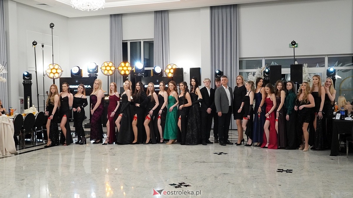 Studniówka III LO w Ostrołęce [03.01.2026] - zdjęcie #192 - eOstroleka.pl