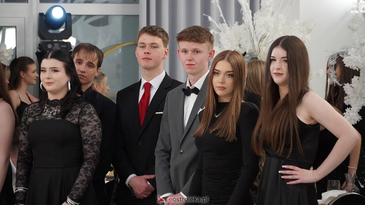 Studniówka III LO w Ostrołęce [03.01.2026] - zdjęcie #180 - eOstroleka.pl