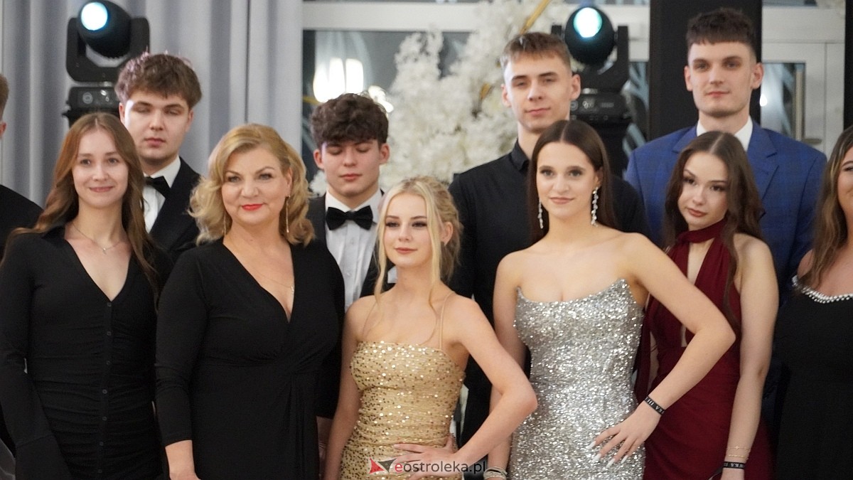 Studniówka III LO w Ostrołęce [03.01.2026] - zdjęcie #176 - eOstroleka.pl