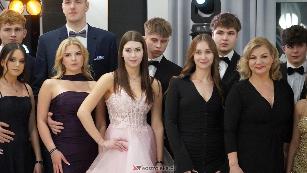 Studniówka III LO w Ostrołęce [03.01.2026] - zdjęcie #173 - eOstroleka.pl