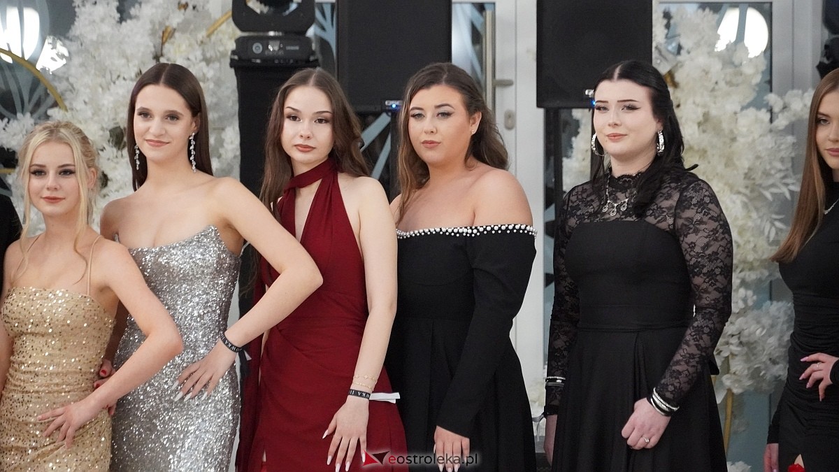 Studniówka III LO w Ostrołęce [03.01.2026] - zdjęcie #253 - eOstroleka.pl