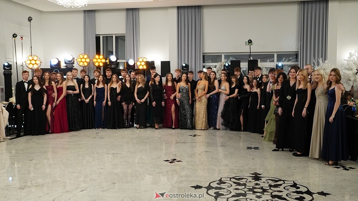 Studniówka III LO w Ostrołęce [03.01.2026] - zdjęcie #237 - eOstroleka.pl