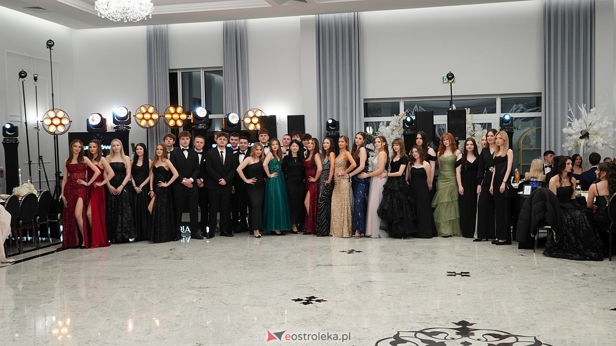 Studniówka III LO w Ostrołęce [03.01.2026] - zdjęcie #235 - eOstroleka.pl