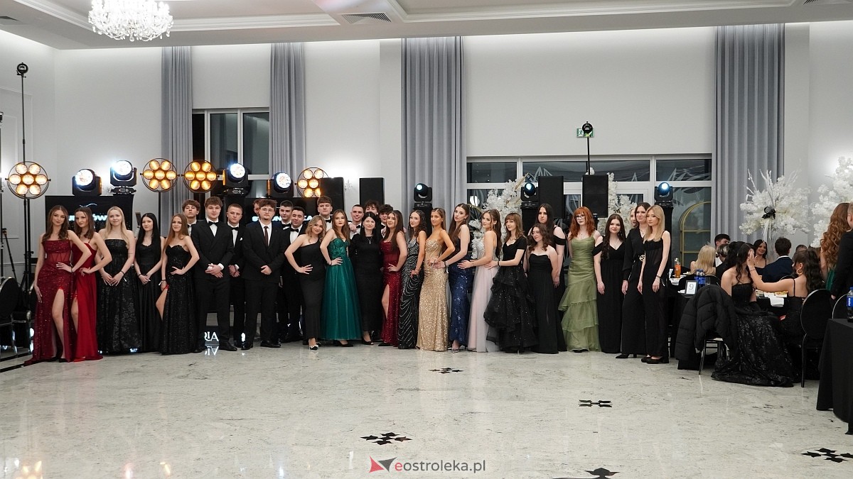 Studniówka III LO w Ostrołęce [03.01.2026] - zdjęcie #233 - eOstroleka.pl