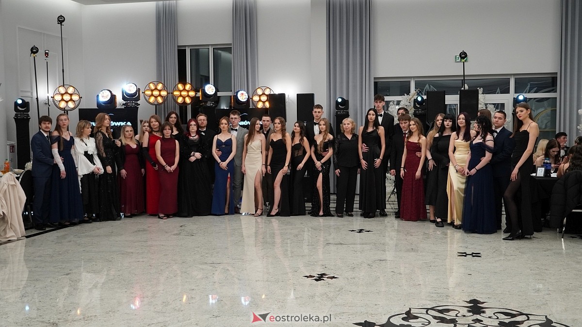 Studniówka III LO w Ostrołęce [03.01.2026] - zdjęcie #231 - eOstroleka.pl