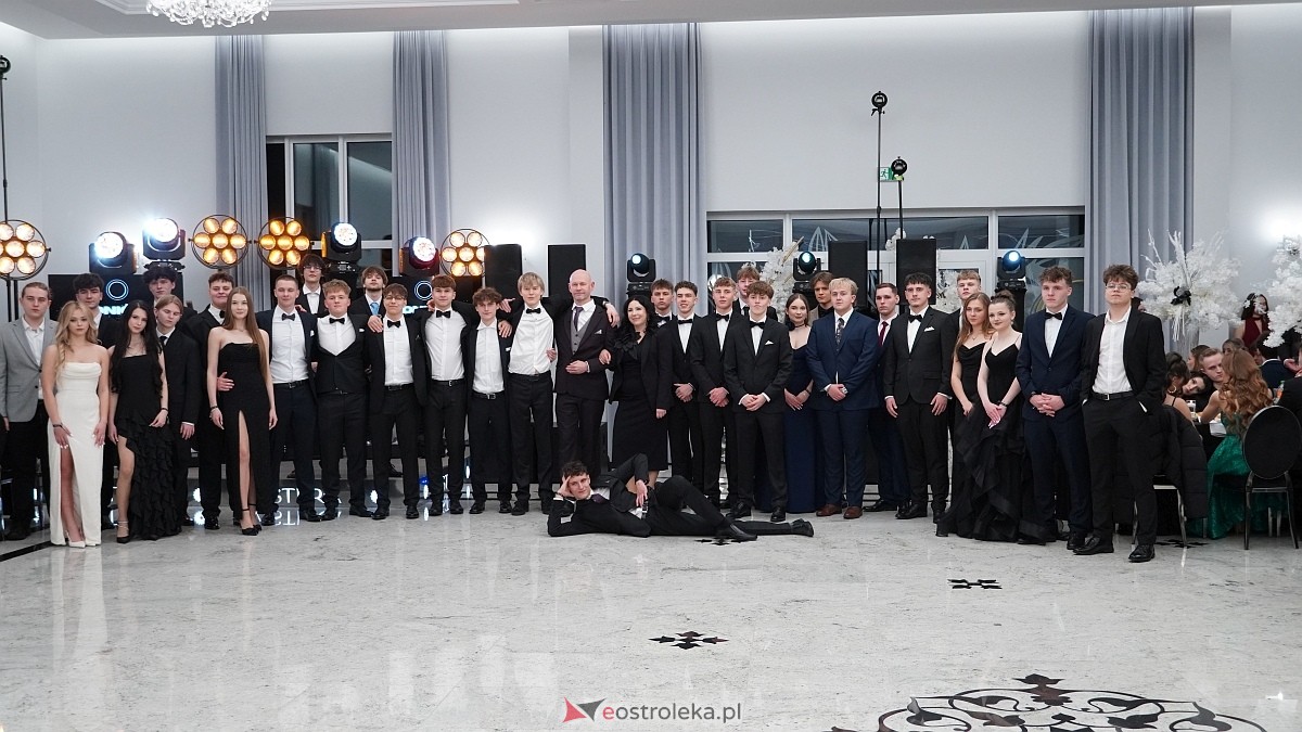 Studniówka III LO w Ostrołęce [03.01.2026] - zdjęcie #225 - eOstroleka.pl