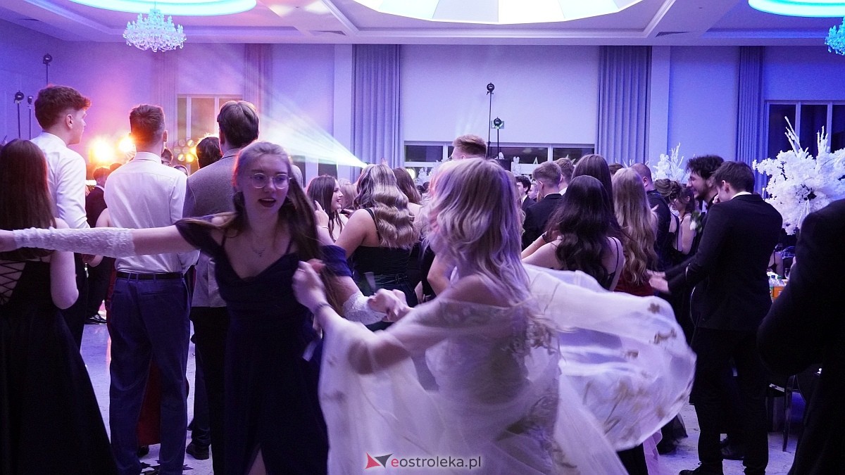 Studniówka III LO w Ostrołęce [03.01.2026] - zdjęcie #217 - eOstroleka.pl