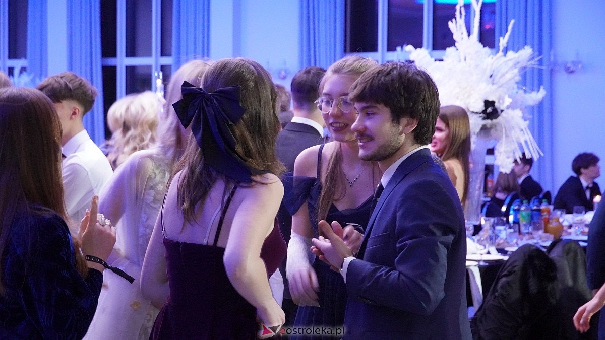 Studniówka III LO w Ostrołęce [03.01.2026] - zdjęcie #213 - eOstroleka.pl