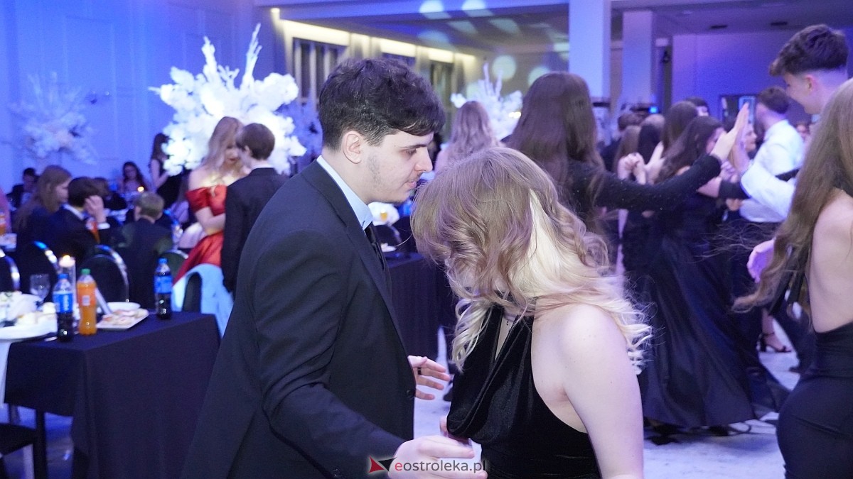 Studniówka III LO w Ostrołęce [03.01.2026] - zdjęcie #207 - eOstroleka.pl