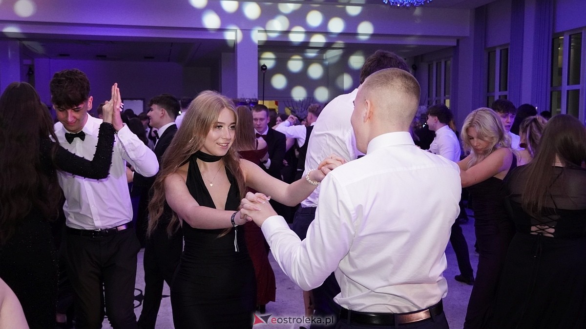 Studniówka III LO w Ostrołęce [03.01.2026] - zdjęcie #205 - eOstroleka.pl