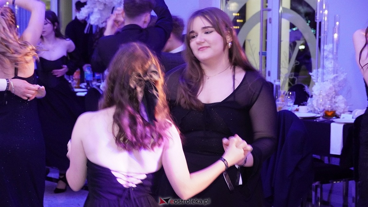 Studniówka III LO w Ostrołęce [03.01.2026] - zdjęcie #203 - eOstroleka.pl