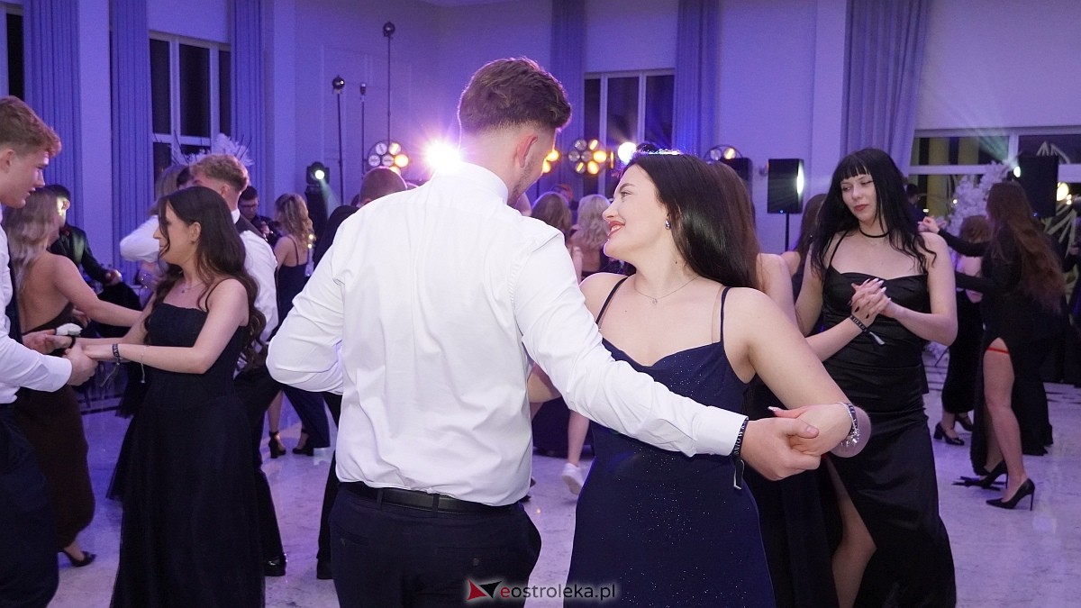 Studniówka III LO w Ostrołęce [03.01.2026] - zdjęcie #185 - eOstroleka.pl