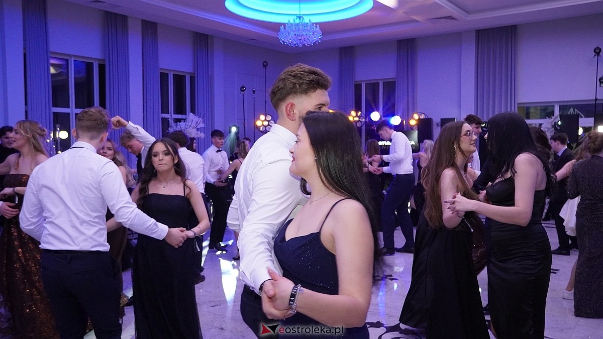 Studniówka III LO w Ostrołęce [03.01.2026] - zdjęcie #183 - eOstroleka.pl