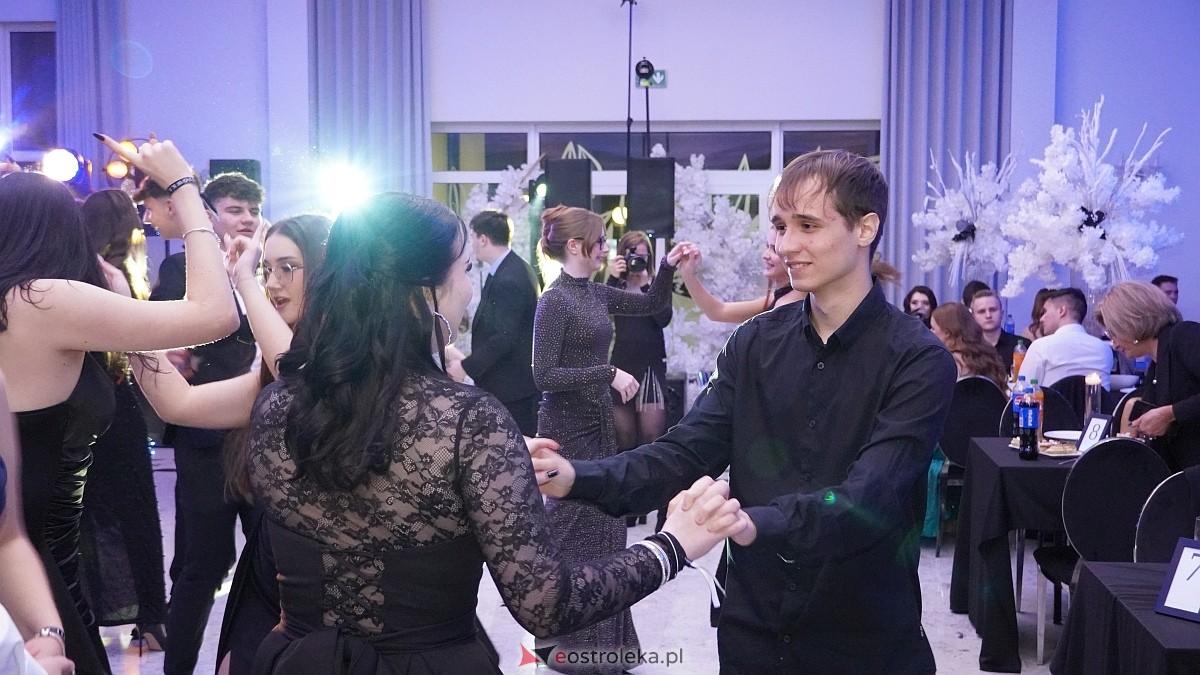 Studniówka III LO w Ostrołęce [03.01.2026] - zdjęcie #179 - eOstroleka.pl