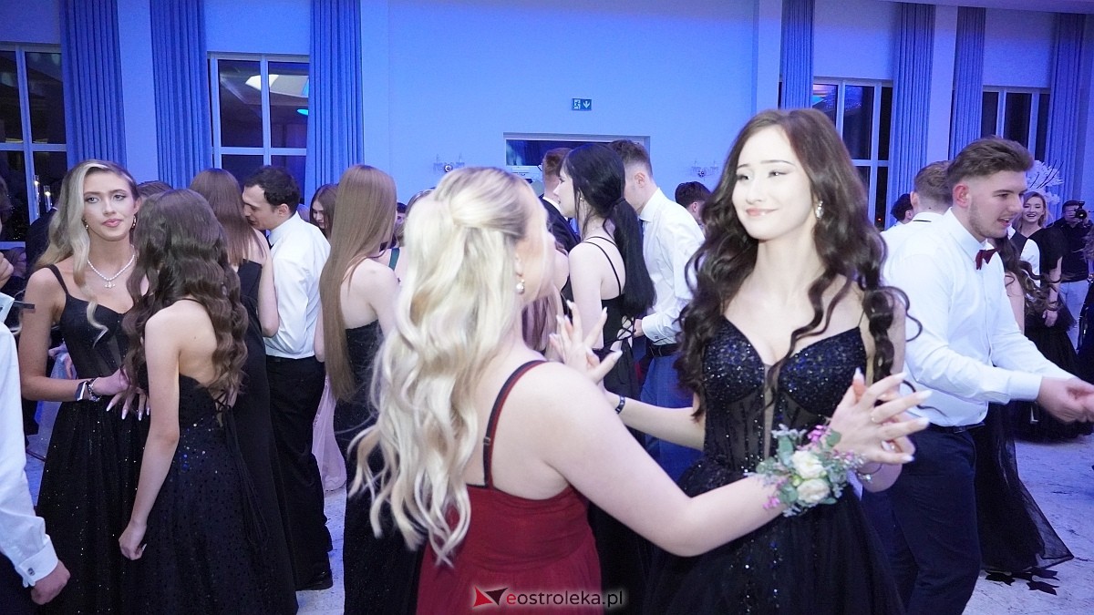 Studniówka III LO w Ostrołęce [03.01.2026] - zdjęcie #175 - eOstroleka.pl