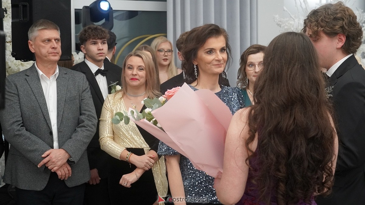 Studniówka III LO w Ostrołęce [03.01.2026] - zdjęcie #365 - eOstroleka.pl