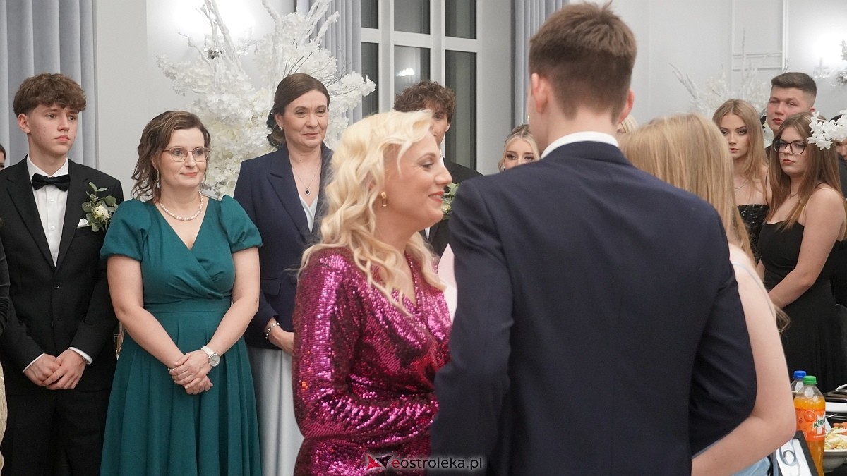 Studniówka III LO w Ostrołęce [03.01.2026] - zdjęcie #361 - eOstroleka.pl