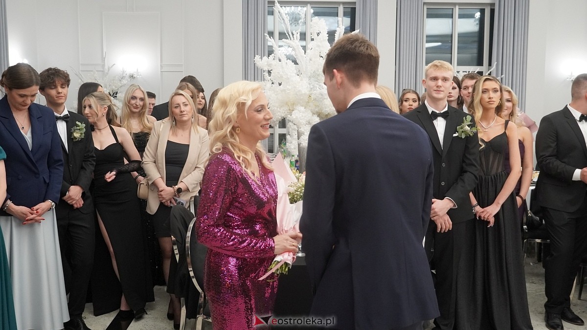 Studniówka III LO w Ostrołęce [03.01.2026] - zdjęcie #358 - eOstroleka.pl