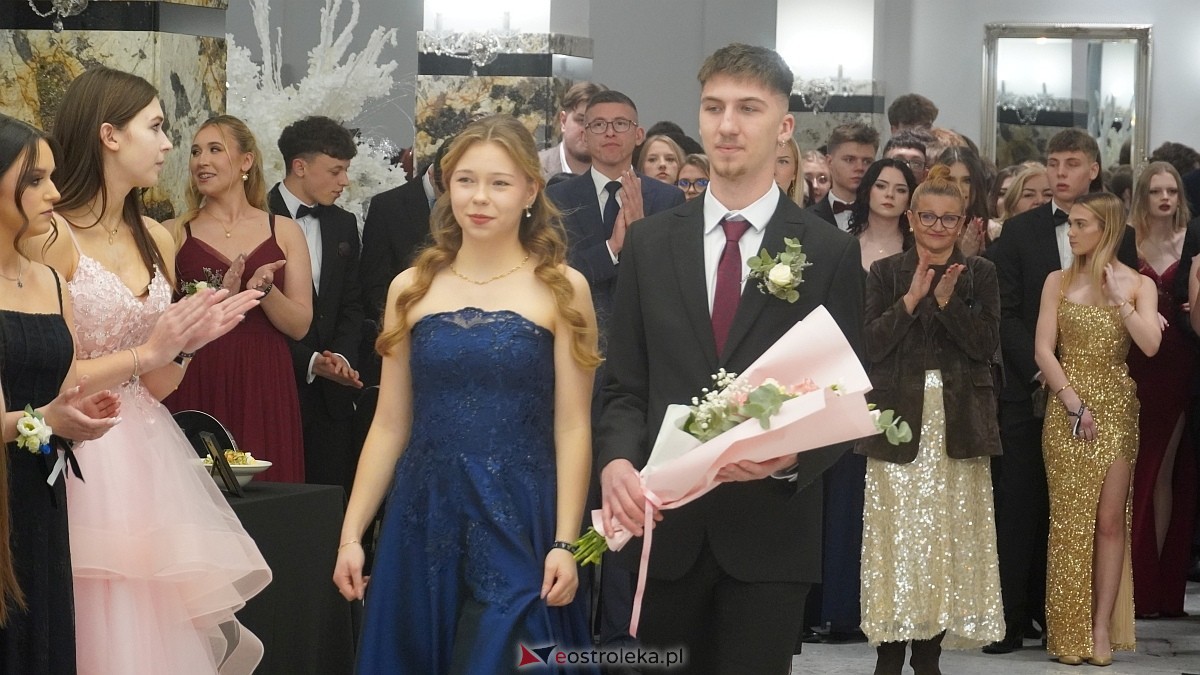 Studniówka III LO w Ostrołęce [03.01.2026] - zdjęcie #357 - eOstroleka.pl