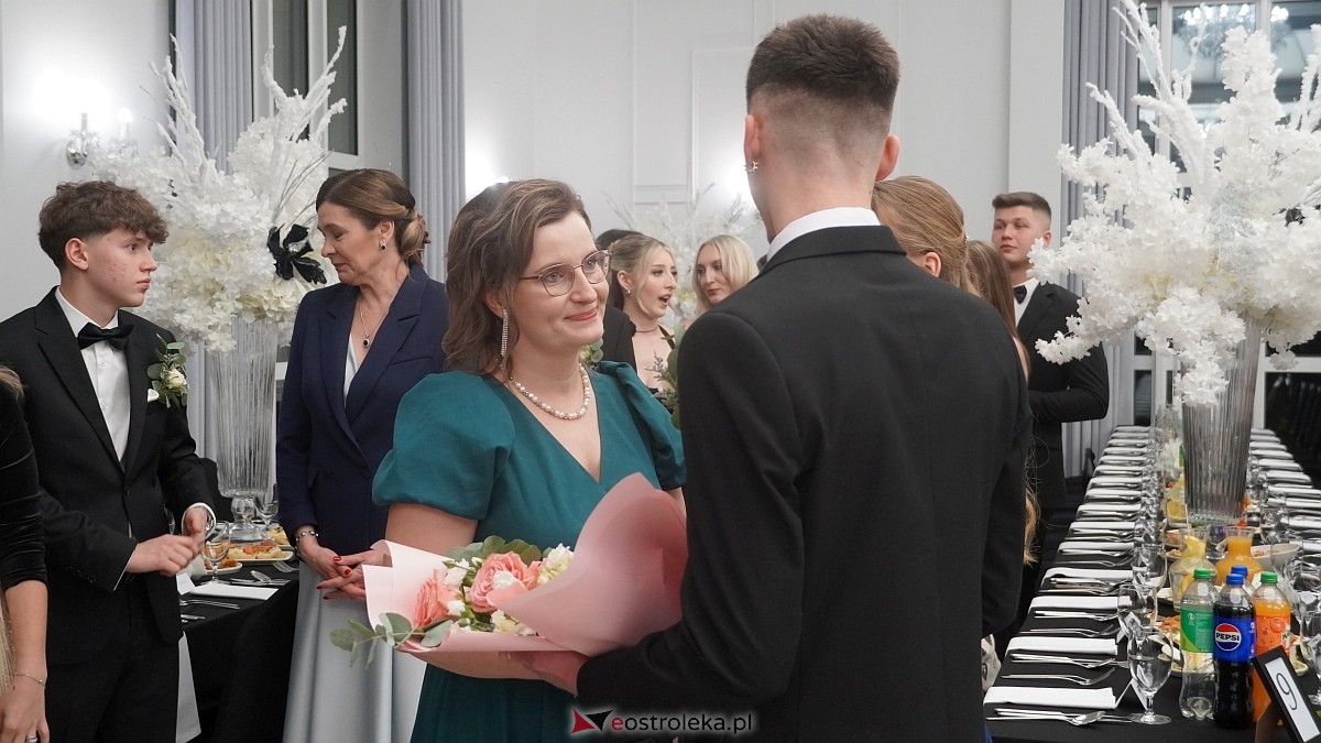 Studniówka III LO w Ostrołęce [03.01.2026] - zdjęcie #354 - eOstroleka.pl